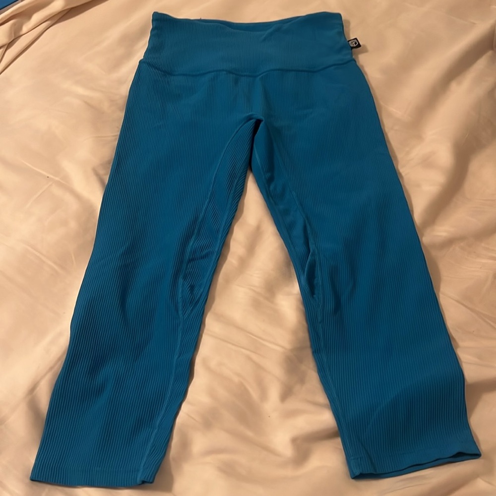 Blue all or nothing crop capri Born Primitive Size Medium